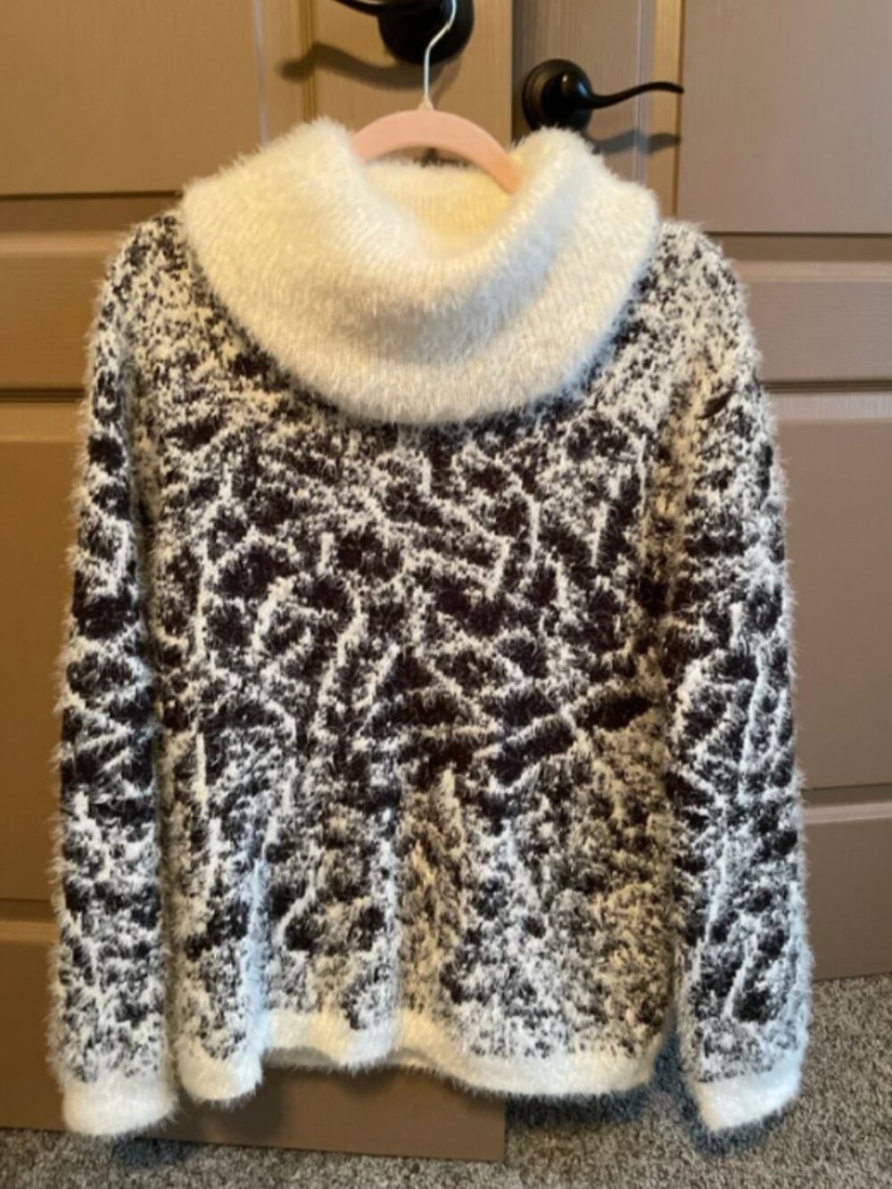 NWOT Woman fuzzy sweater turtleneck size L NWOT